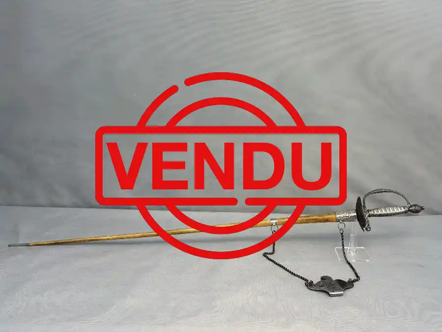 Epée de cour avec son fourreau et sa verrouille de suspension